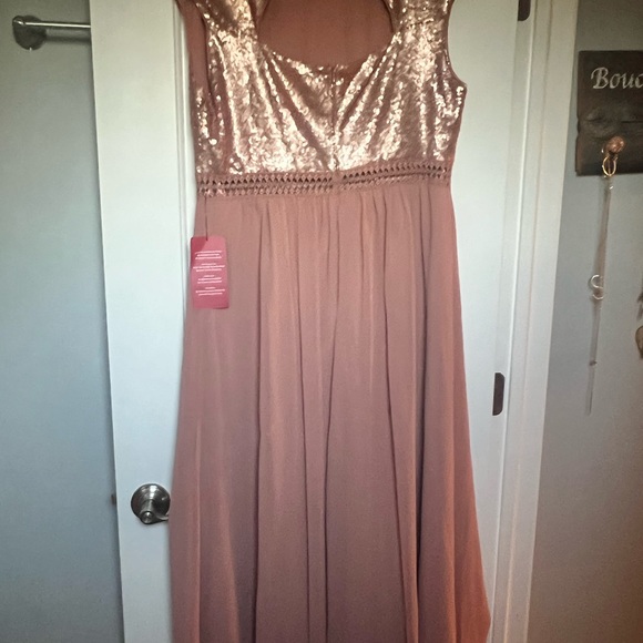 NWT Rose Gold Gown plus size - Picture 8 of 9